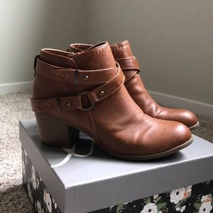 Flash Sale! 🚨🚨🚨Indigo rd Booties